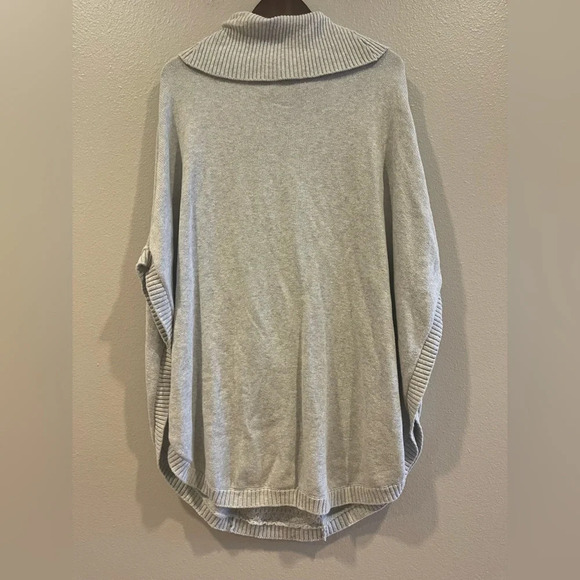 CAbi Glacier Cable Kit‎ Poncho Gray Pullover Sweater Size Small Style 3003 - Picture 12 of 12